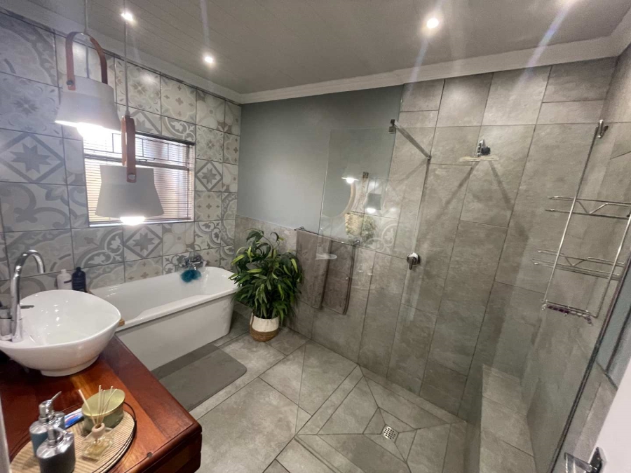 5 Bedroom Property for Sale in Universitas Free State